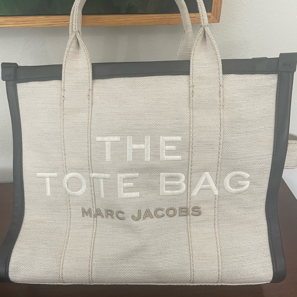 Marc Jacobs Cream and Gray Everyday Tote